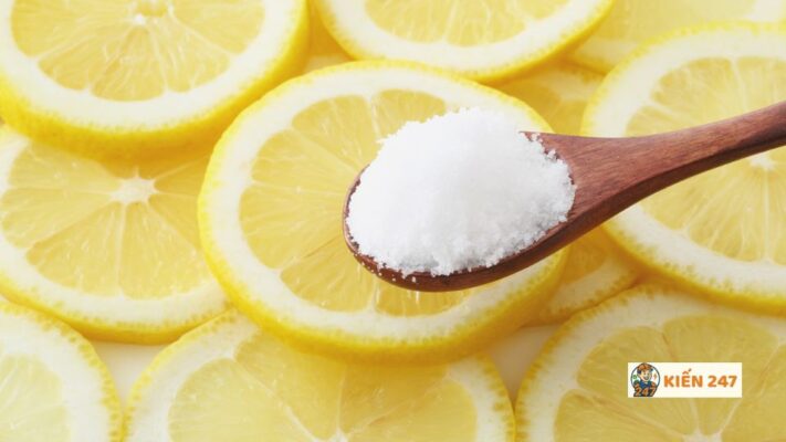 Thông bồn rửa chén bằng chanh và muối