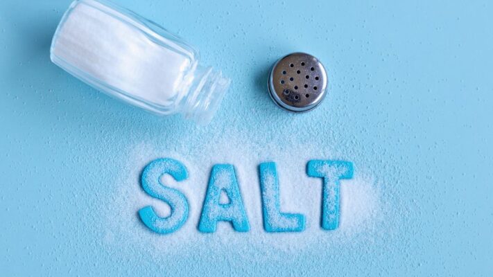 cách thông bồn rửa bát bằng muối