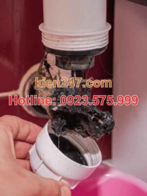 Những nguyên nhân gây tắc nghẽn cống ở Sầm Sơn