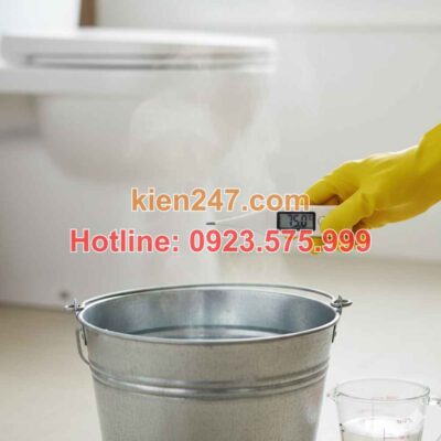 pha nuoc nong dung nhiet do thong bon cau