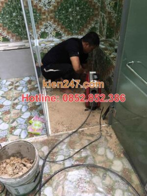 Ngập úng làm bùn đất trôi cống gây tắc nghẽn cống ở lượng tài