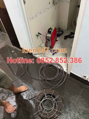 Cần lựa chọn đơn vị có máy lò xo, máy nén khí hiện đại trong thông tắc cống